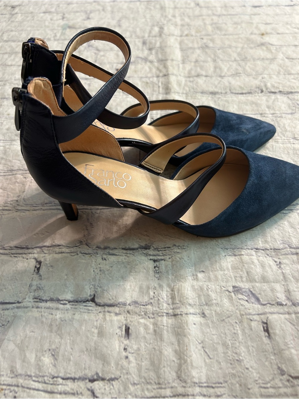 FRANCO SARTO DAVEY NAVY BLUE SUEDE ZIP BACK TWO STRAPS PUMPS WOMEN’S SIZE 8M - Picture 2 of 16